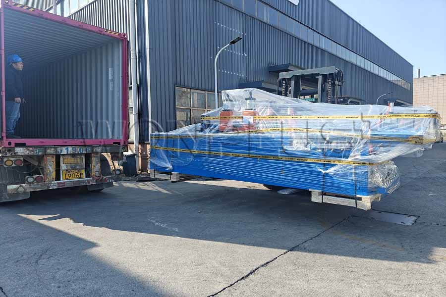 Vận chuyển dây chuyền ép đùn mái rỗng PVC WONPLUS